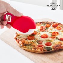 Krájač na pizzu s otváračom na fľaše